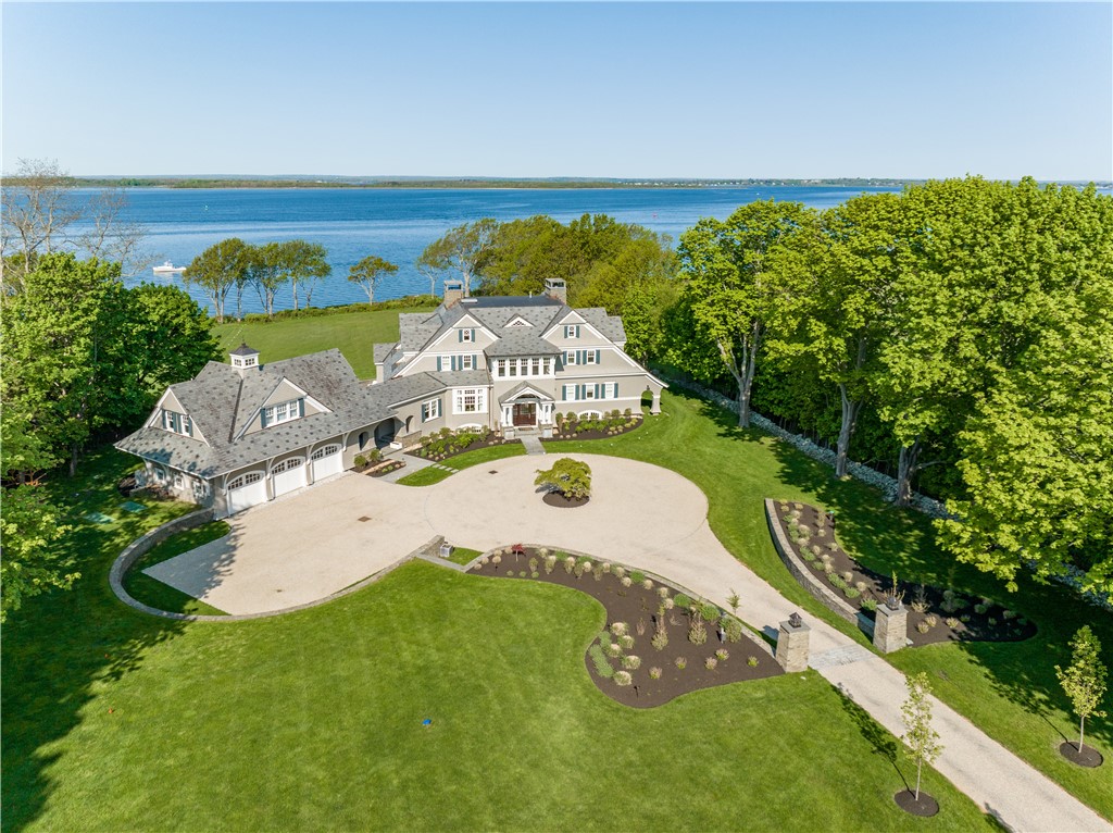 458 Poppasquash Road Bristol, RI 02809 - Photo 3 of 36