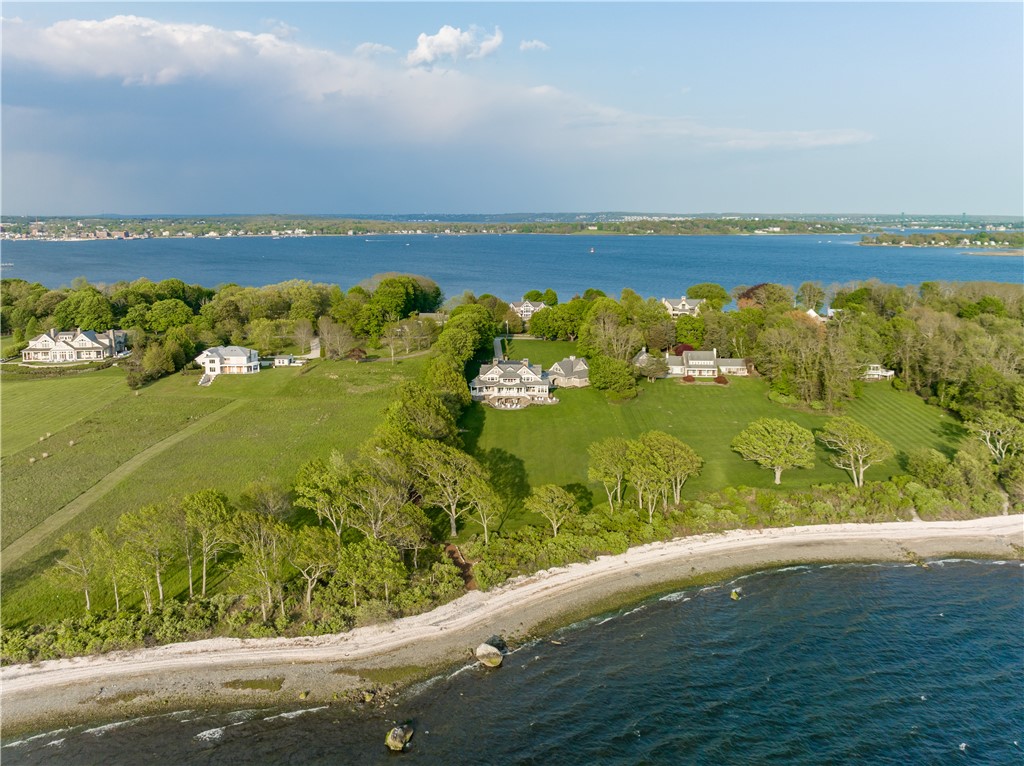 458 Poppasquash Road Bristol, RI 02809 - Photo 6 of 36