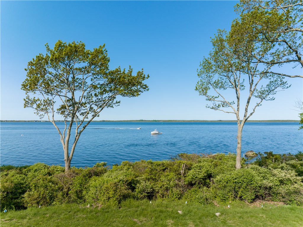 458 Poppasquash Road Bristol, RI 02809 - Photo 10 of 36