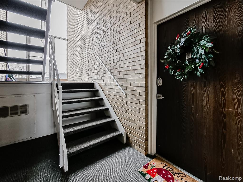 4905 South Crooks Road Royal Oak, MI 48073 - Photo 20 of 28