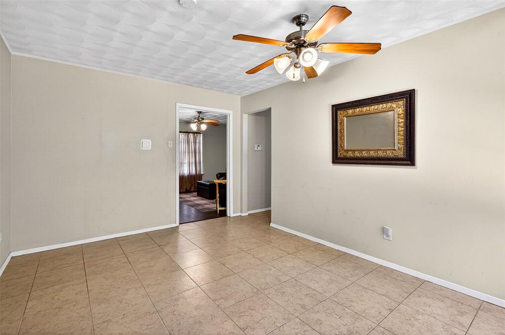 2718 Ridgewood Street Irving, TX 75062 - Photo 9 of 25 Empty room