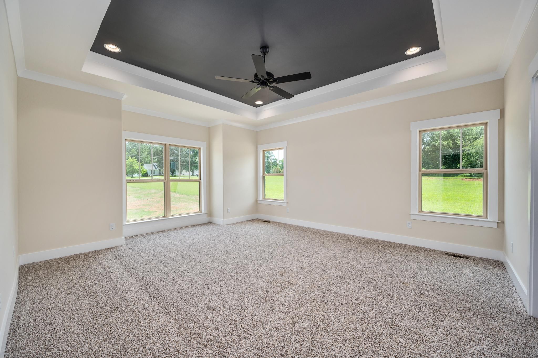 2416 Dilton Mankin Road Murfreesboro, TN 37127 - Photo 16 of 36 an empty room with windows