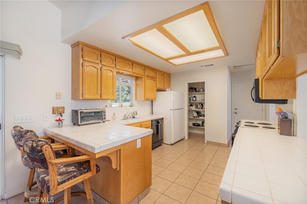 50174 Bissett Station Road Oakhurst, CA 93644 - Photo 13 of 75