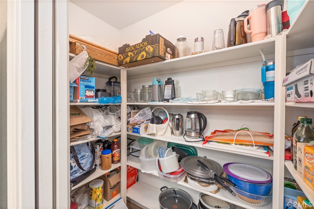 50174 Bissett Station Road Oakhurst, CA 93644 - Photo 14 of 75 Kitchen pantry