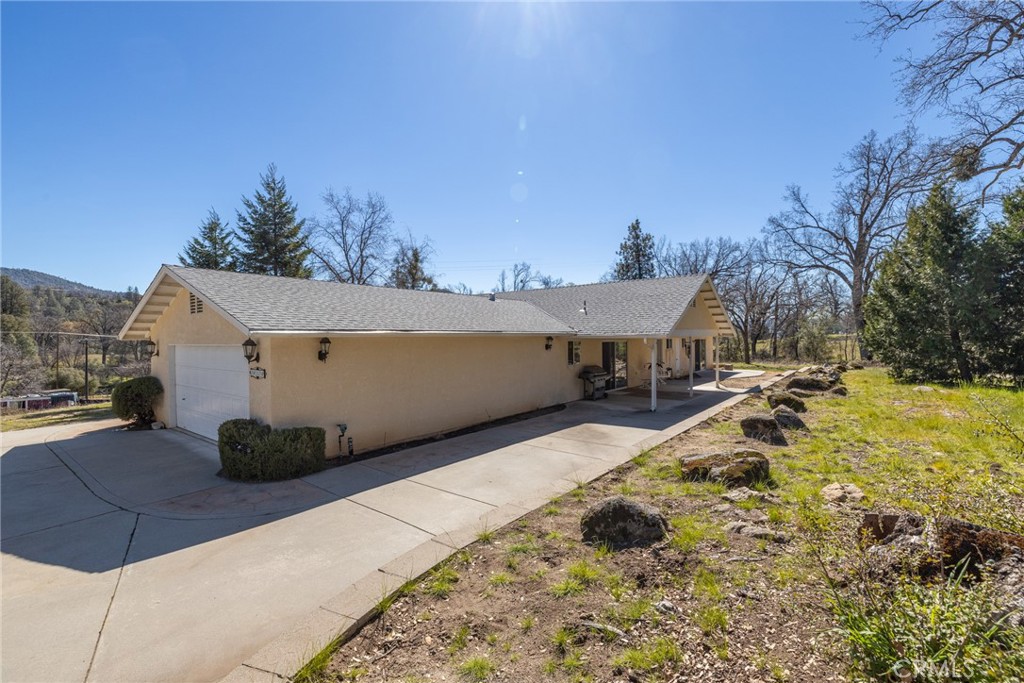 50174 Bissett Station Road Oakhurst, CA 93644 - Photo 46 of 75