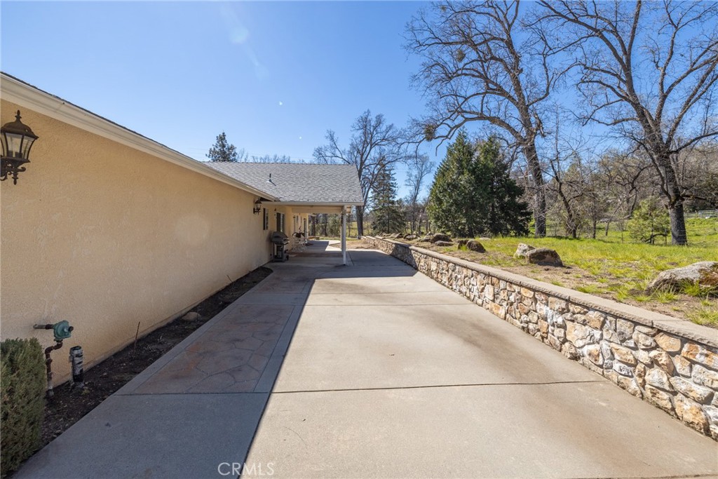 50174 Bissett Station Road Oakhurst, CA 93644 - Photo 49 of 75