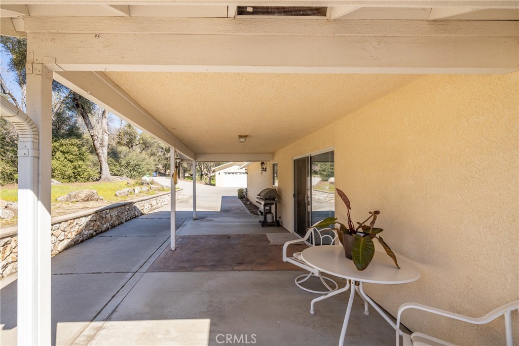 50174 Bissett Station Road Oakhurst, CA 93644 - Photo 53 of 75 a view of a room with gym equipment