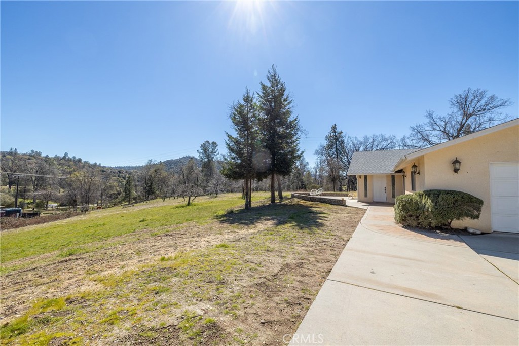 50174 Bissett Station Road Oakhurst, CA 93644 - Photo 60 of 75