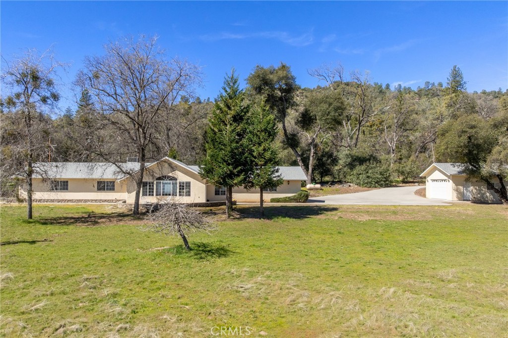 50174 Bissett Station Road Oakhurst, CA 93644 - Photo 65 of 75
