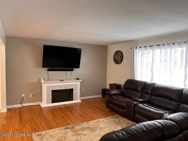 1036 Hickory Road Niskayuna, NY 12309 - Photo 5 of 36 IMG_6915