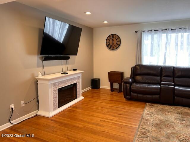 1036 Hickory Road Niskayuna, NY 12309 - Photo 6 of 36 IMG_6918