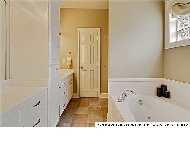 10163 Springvalley Avenue Baton Rouge, LA 70810 - Photo 7 of 11 Gallery Image 7