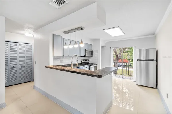 $1,620,000 | 7917 Lakeshore Drive, Tampa, FL 33604