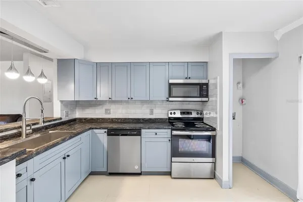 $1,620,000 | 7917 Lakeshore Drive, Tampa, FL 33604