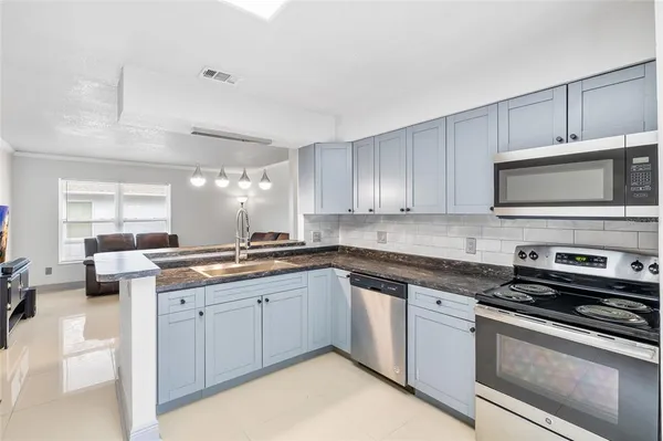 $1,620,000 | 7917 Lakeshore Drive, Tampa, FL 33604