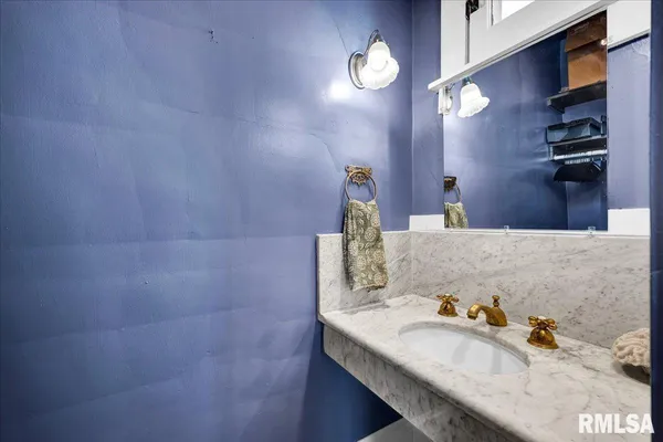 $499,900 | 1007 East Jefferson Street, Bloomington, IL 61701