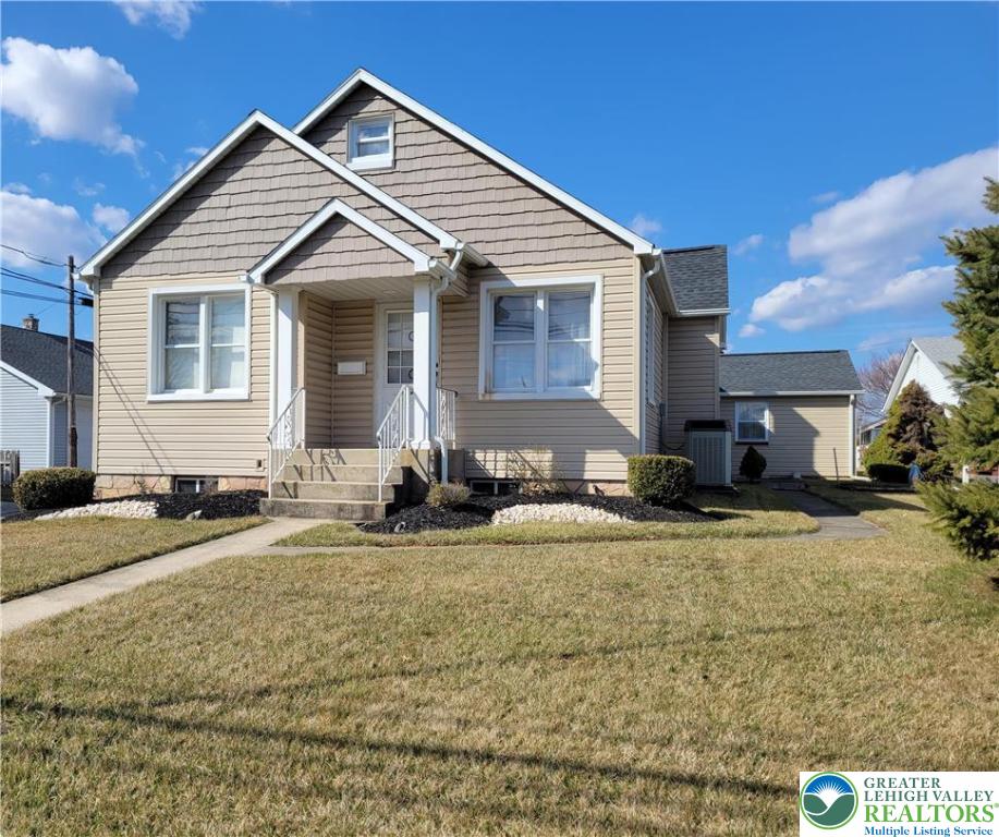 712 Chestnut Street Coplay, PA 18037 - Photo 1 of 32