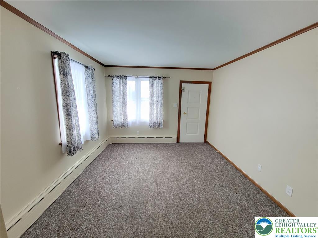 712 Chestnut Street Coplay, PA 18037 - Photo 7 of 32