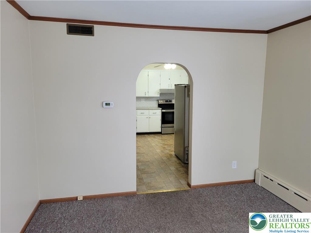 712 Chestnut Street Coplay, PA 18037 - Photo 8 of 32