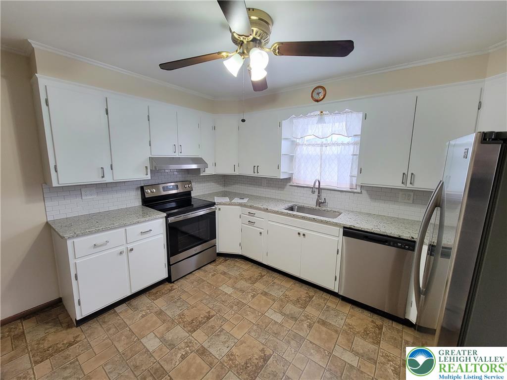 712 Chestnut Street Coplay, PA 18037 - Photo 9 of 32