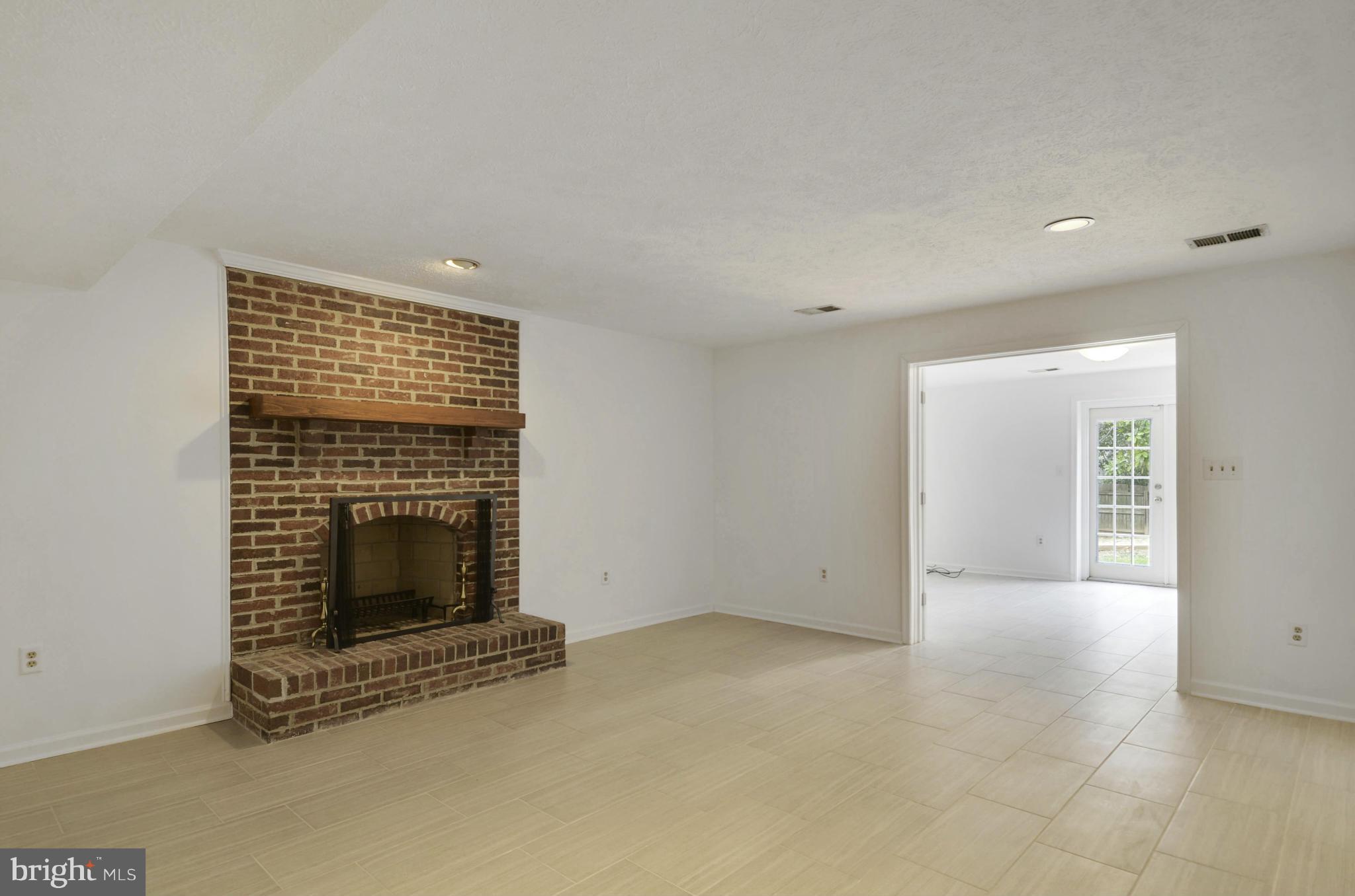 7416 Brickyard Road Potomac, MD 20854 - Photo 19 of 30 Interior (General)