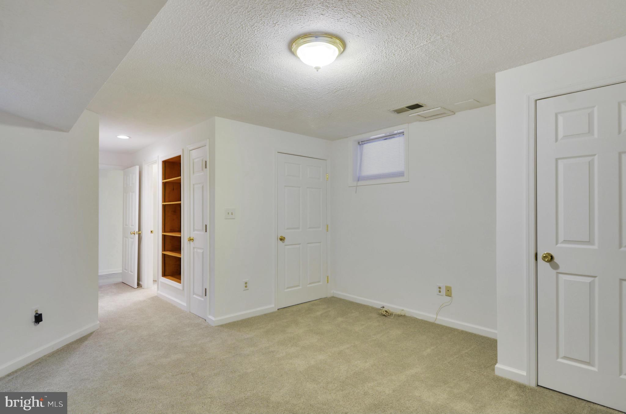 7416 Brickyard Road Potomac, MD 20854 - Photo 21 of 30 Interior (General)