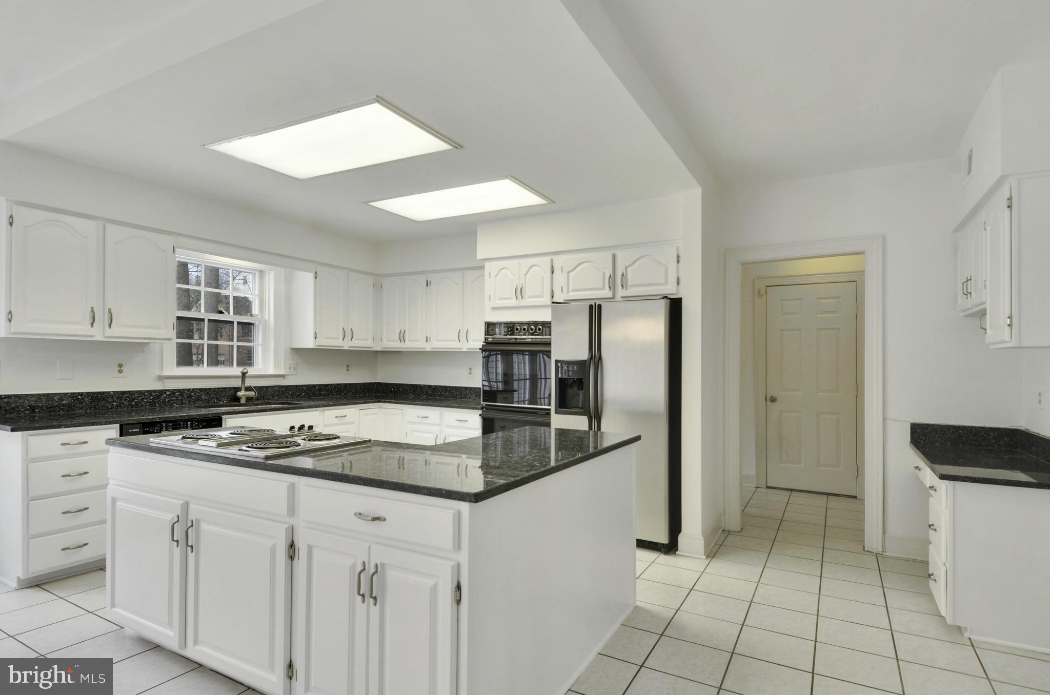 7416 Brickyard Road Potomac, MD 20854 - Photo 5 of 30 Interior (General)