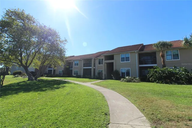 $1,400 | 4001 Crockers Lake Boulevard, Unit 1023, Sarasota, FL 34238