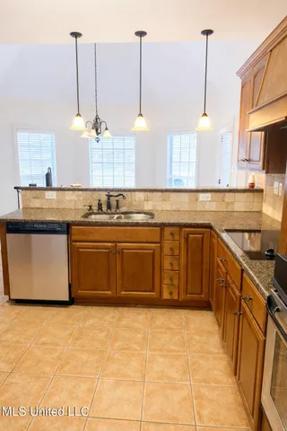 $434,900 | 4902 Waterstone Drive, Olive Branch, MS 38654