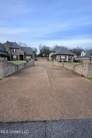$434,900 | 4902 Waterstone Drive, Olive Branch, MS 38654
