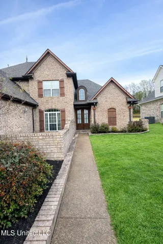 $434,900 | 4902 Waterstone Drive, Olive Branch, MS 38654