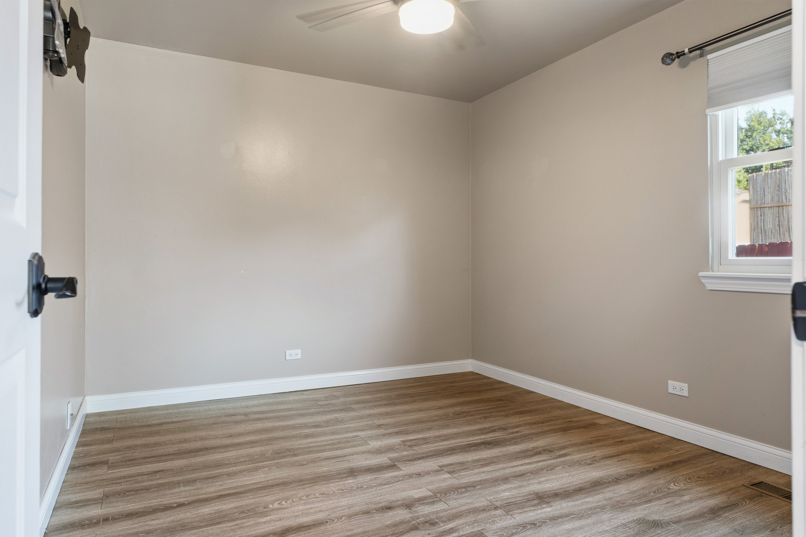 182 Hastings Mill Road Streamwood, IL 60107 - Photo 5 of 17