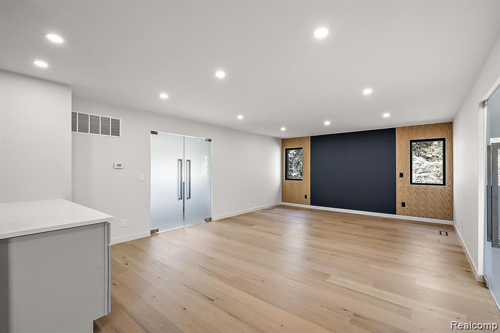 1367 West Long Lake Road Bloomfield Hills, MI 48302 - Photo 33 of 78 GetMedia.jpg