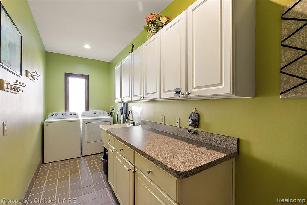 817 Stag Ridge Road Rochester Hills, MI 48309 - Photo 33 of 80
