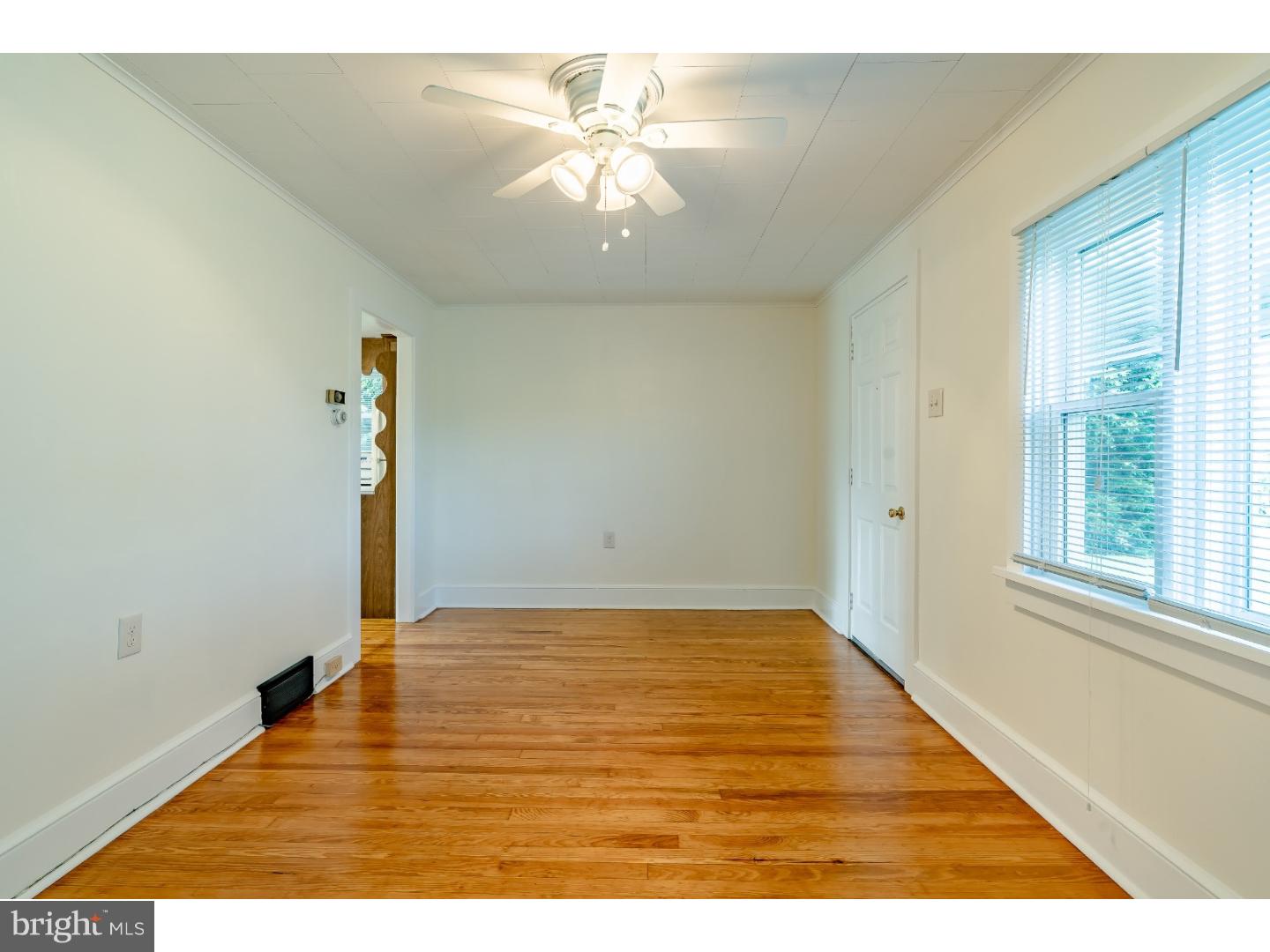21 Loder Road Birdsboro, PA 19508 - Photo 6 of 12 Living Room