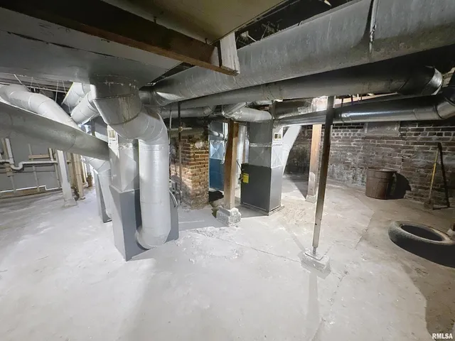 $155,000 | 1214 2nd Avenue, Silvis, IL 61282