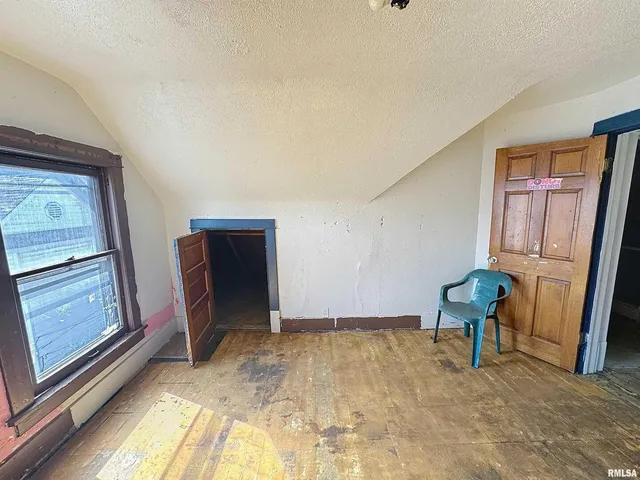 $155,000 | 1214 2nd Avenue, Silvis, IL 61282