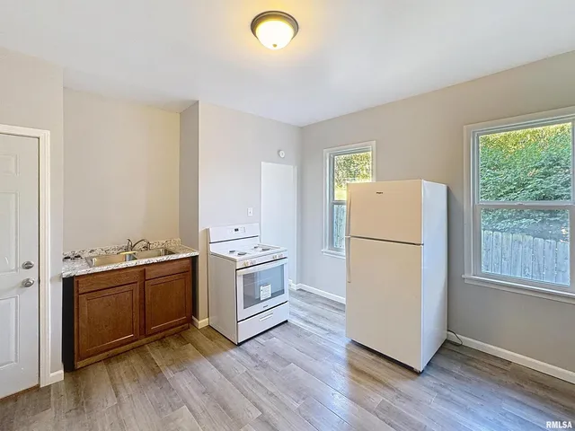 $155,000 | 1214 2nd Avenue, Silvis, IL 61282