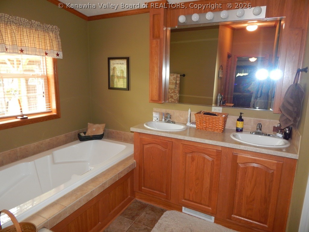 1512 Road Fork Road Ravenswood, WV 26164 - Photo 10 of 30 Gallery Image 10