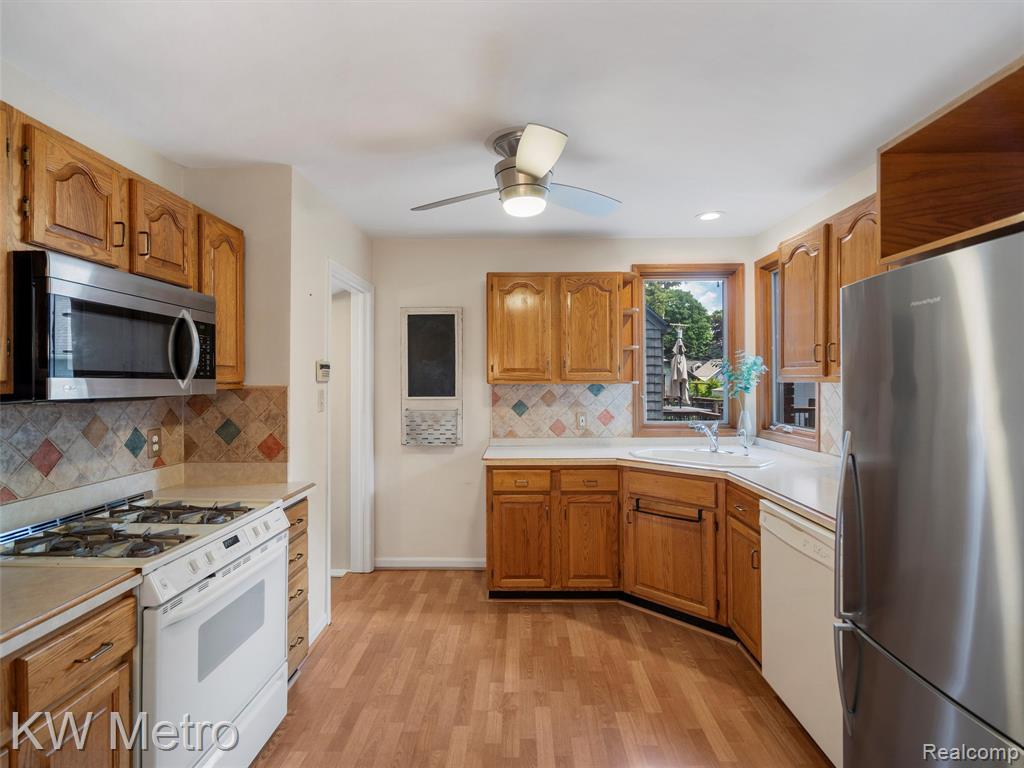 1877 Wiltshire Road Berkley, MI 48072 - Photo 25 of 44 Gallery Image 25