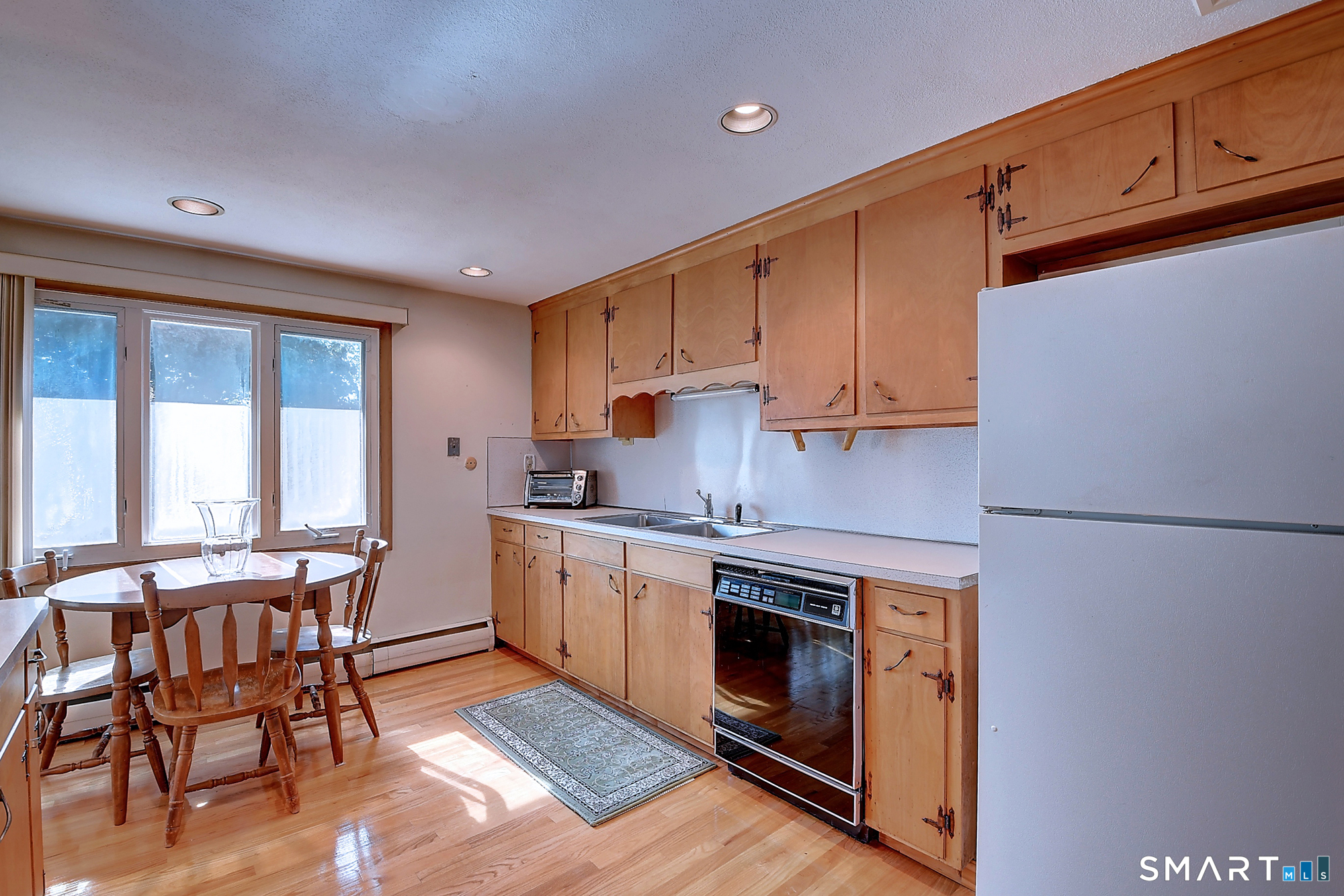 46 Kimball Road Wethersfield, CT 06109 - Photo 15 of 34