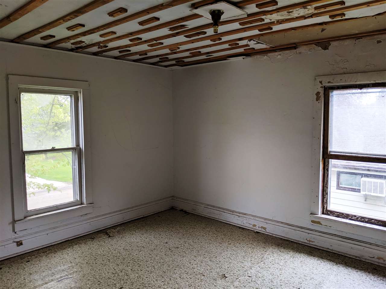 310 South Ridge Street Shannon, IL 61078 - Photo 13 of 15 a view of a small space