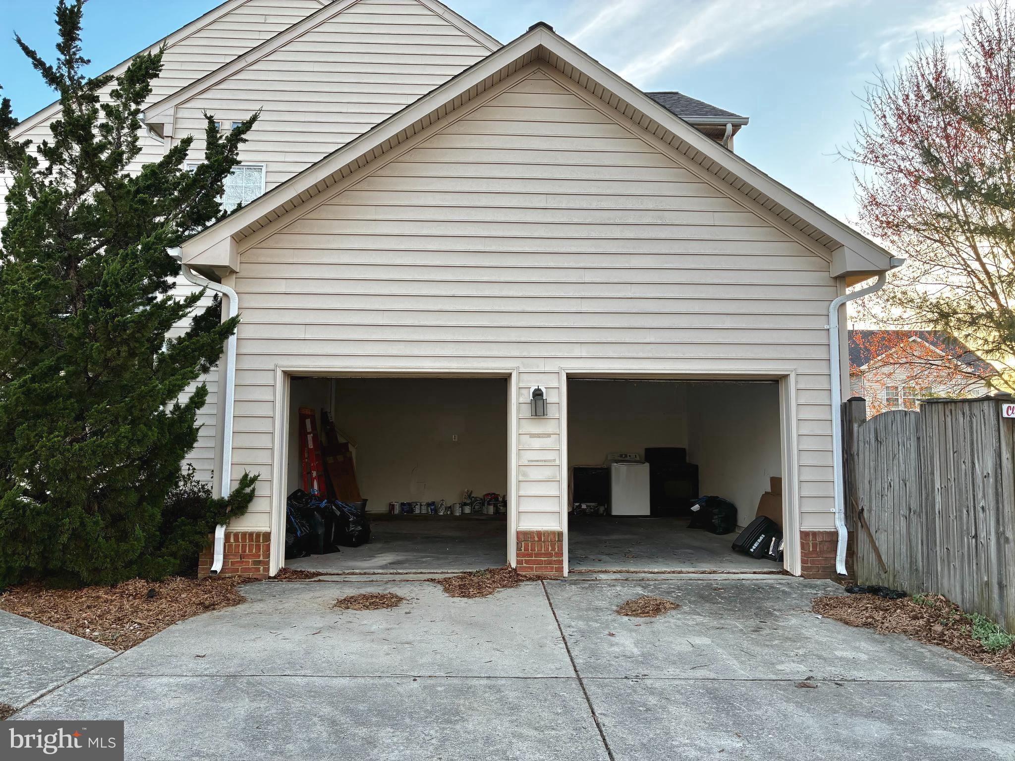 14301 Lightfoot Street Accokeek, MD 20607 - Photo 28 of 32 a view of a white house