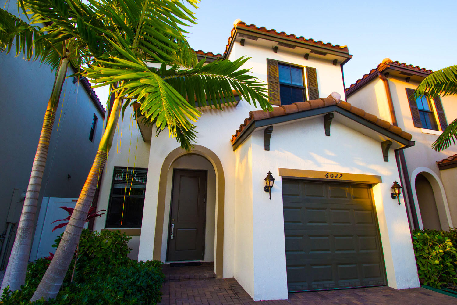 6022 Pine Tree Way Riviera Beach, FL 33410 - Photo 2 of 18 Front of home