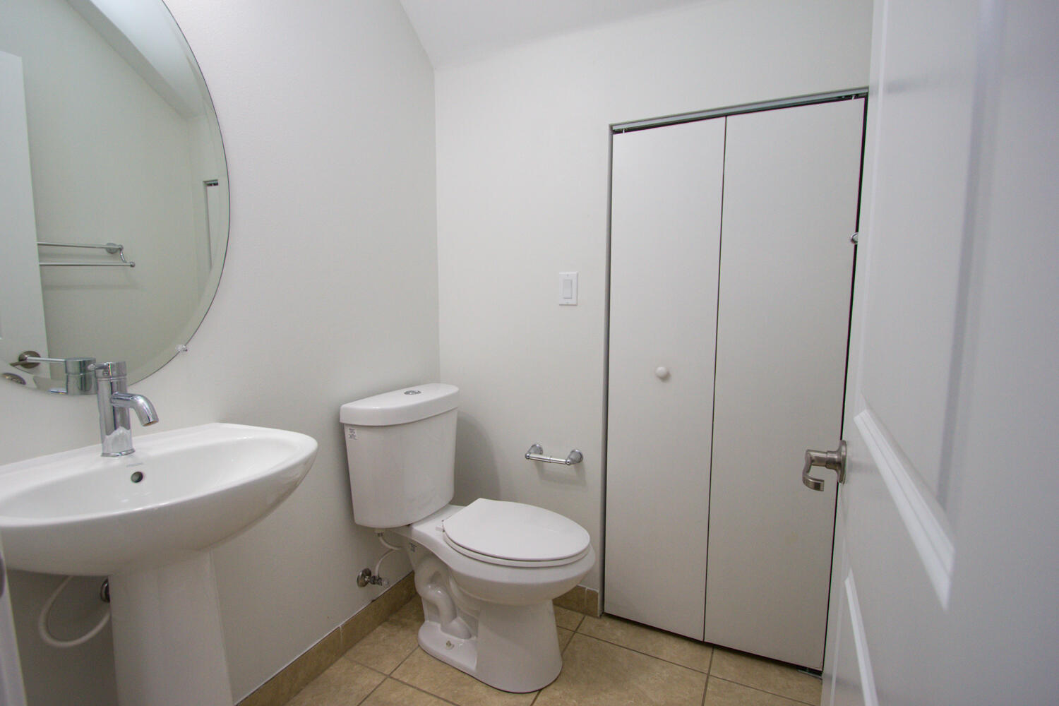 6022 Pine Tree Way Riviera Beach, FL 33410 - Photo 10 of 18 Half Bathroom