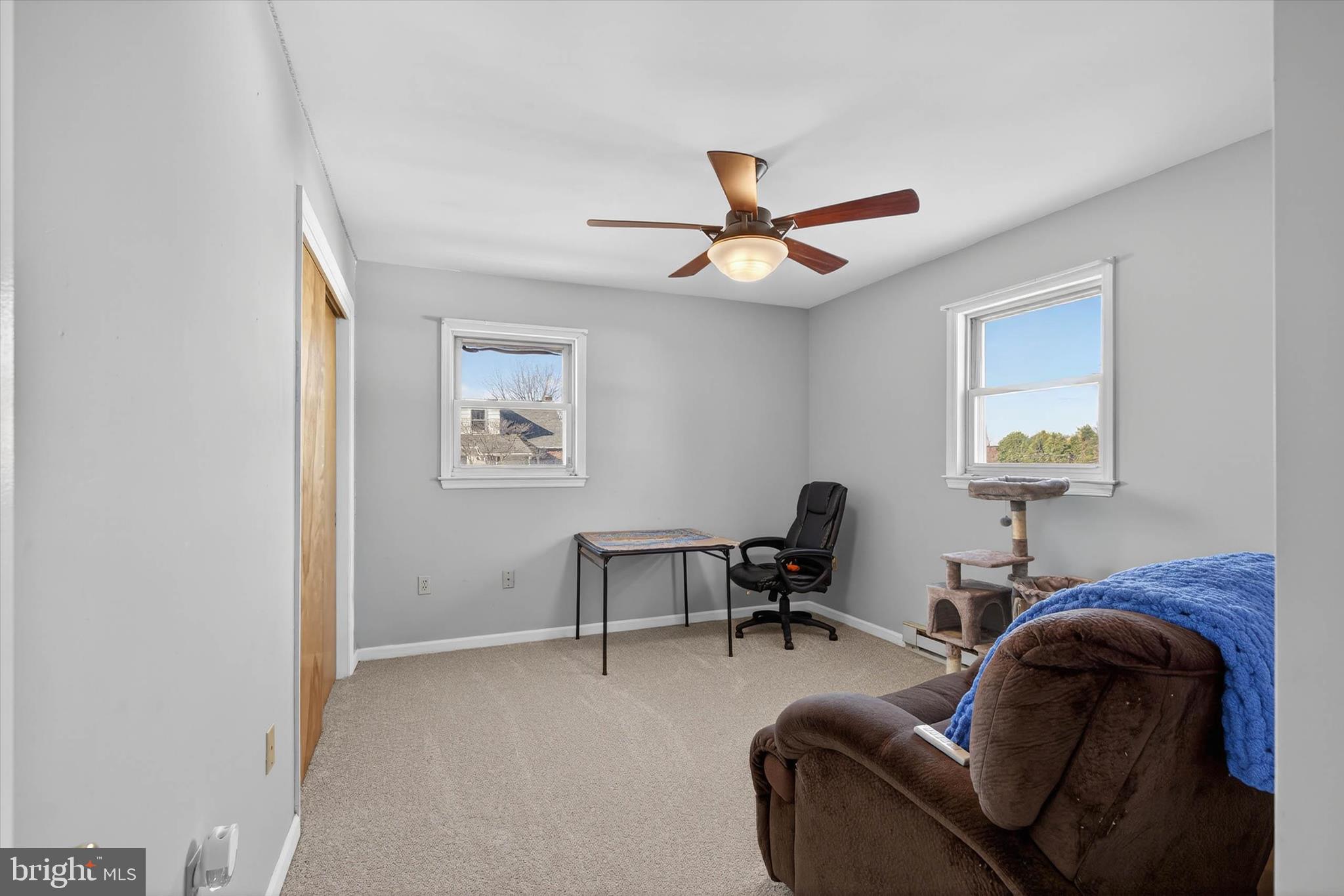 27 Rosemont Avenue Reading, PA 19607 - Photo 16 of 54 a living room with furniture
