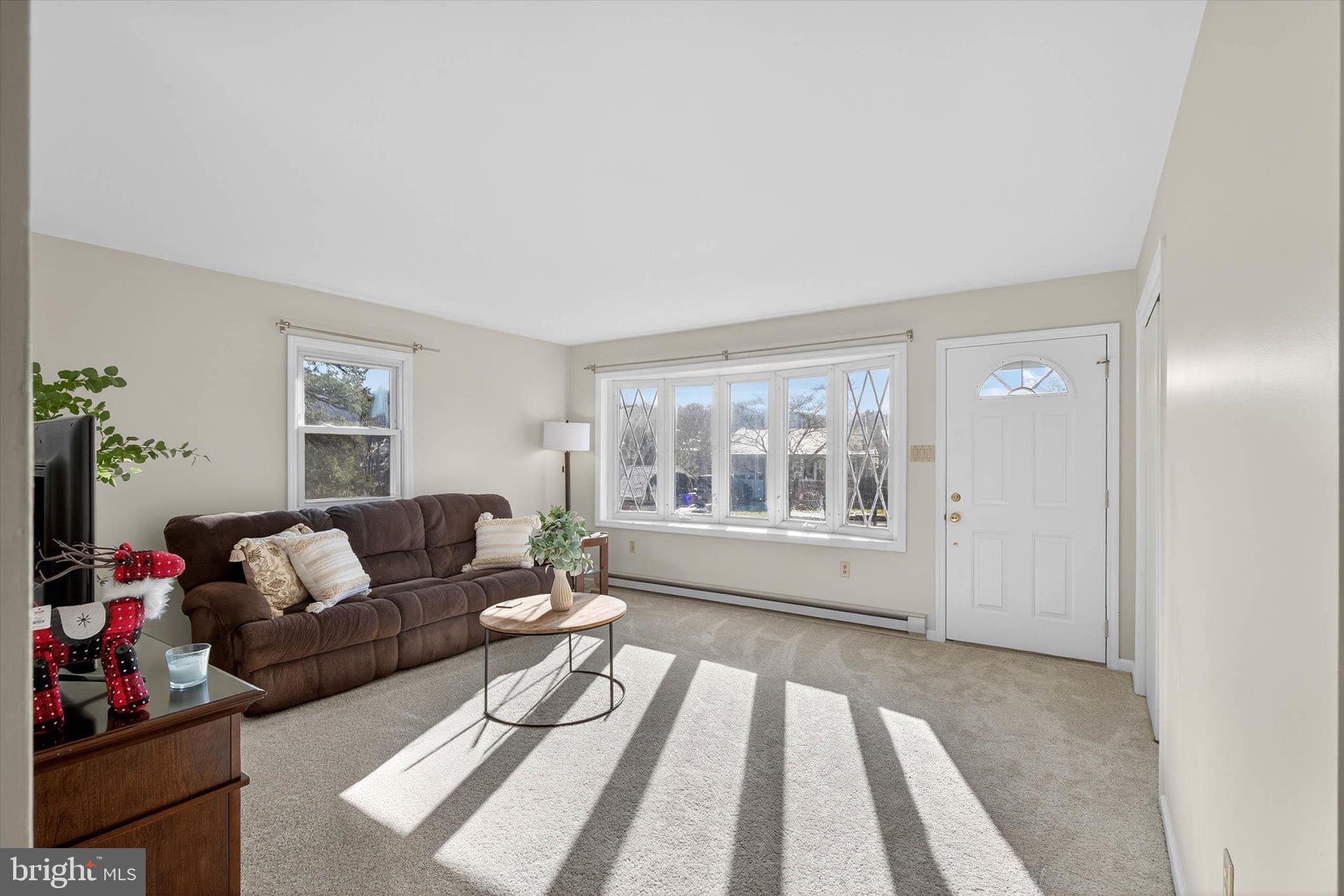 27 Rosemont Avenue Reading, PA 19607 - Photo 4 of 54 a living room with furniture and a large window