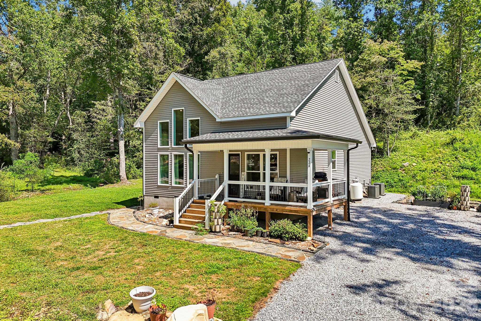 224 Carpenter Road Marion, NC 28752 - Photo 4 of 43 Gallery Image 4