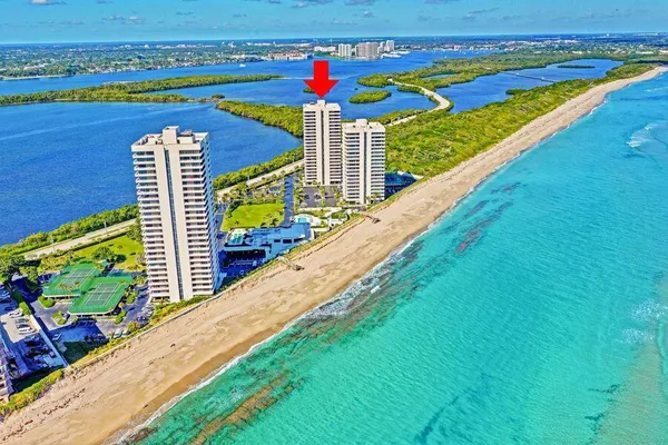 $895,000 | 5550 North Ocean Drive, Unit 3C, Singer Island, FL 33404