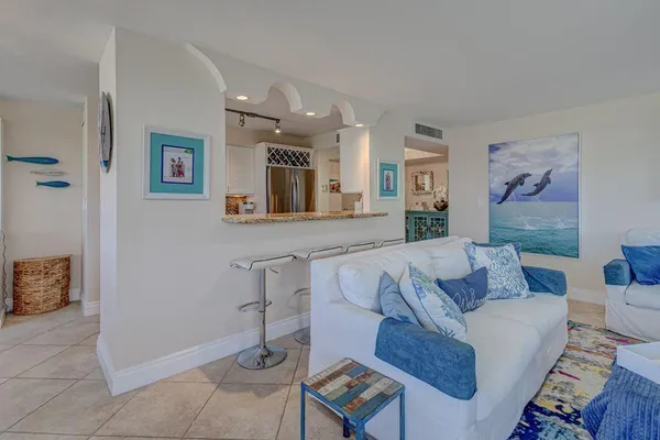 $895,000 | 5550 North Ocean Drive, Unit 3C, Singer Island, FL 33404